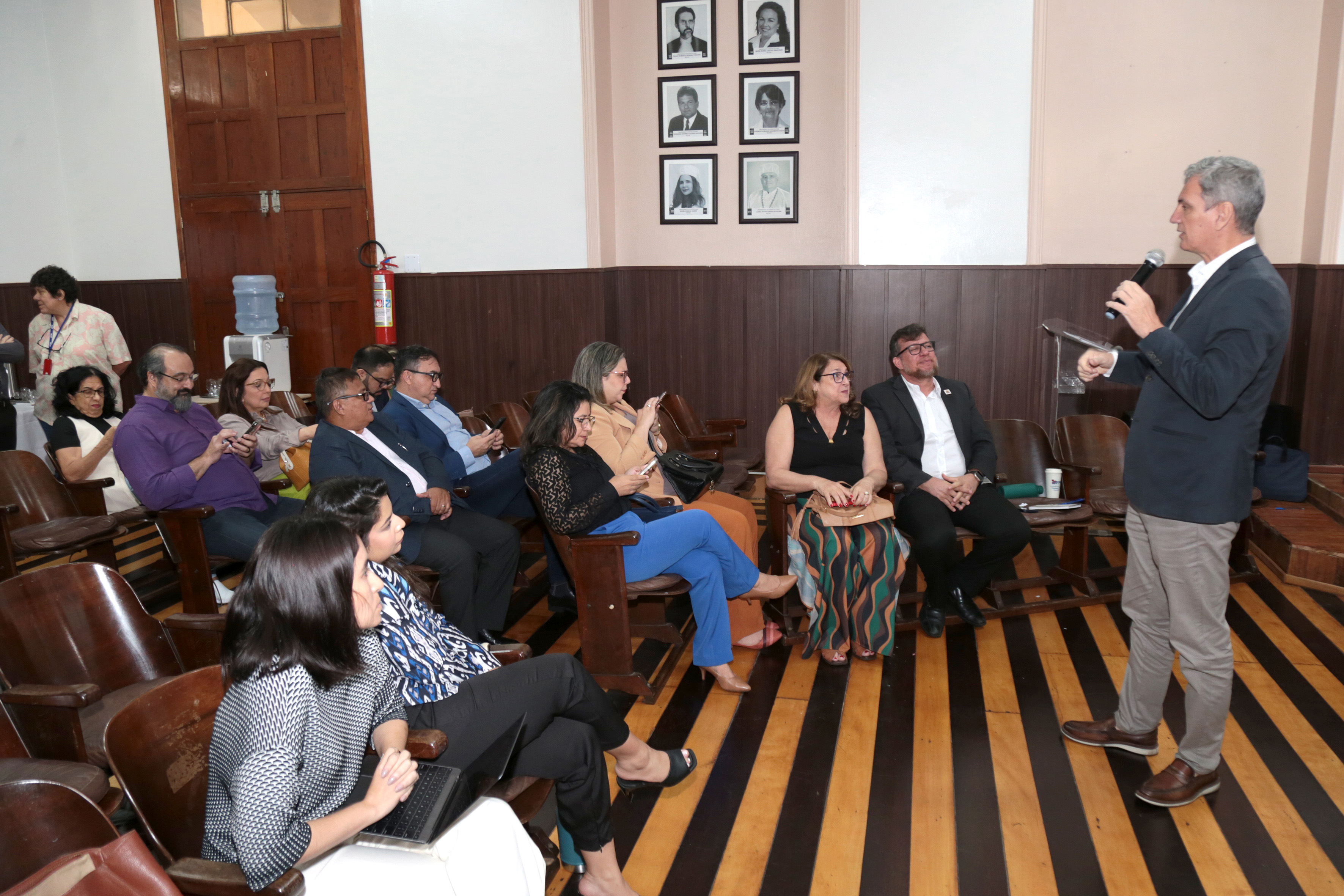 A Uepa Realiza a Reunião do Fórum Municipal de Mudanças Climáticas. Na foto, Sérgio Brazão, Coordenador do Fórum. Foto: Sidney Oliveira/Ascom Uepa.