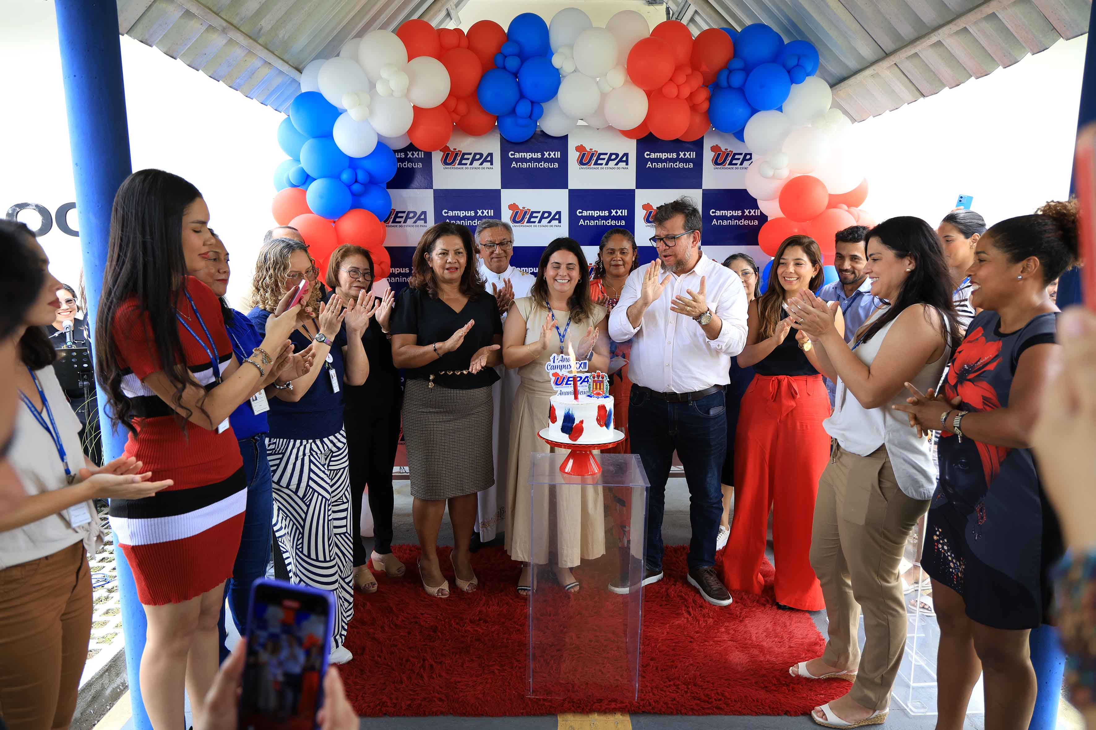 Um culto ecumênico marcou a comemoração de um ano do campus XXll de Ananindeua, na manhã desta quinta - feria, 23. O reitor, Clay Chagas, e a vice - reitora, Ilma Pastana estiveram presentes para prestigiarem a data comemorativa. Foto: Sidney Oliveira/Ascom Uepa.