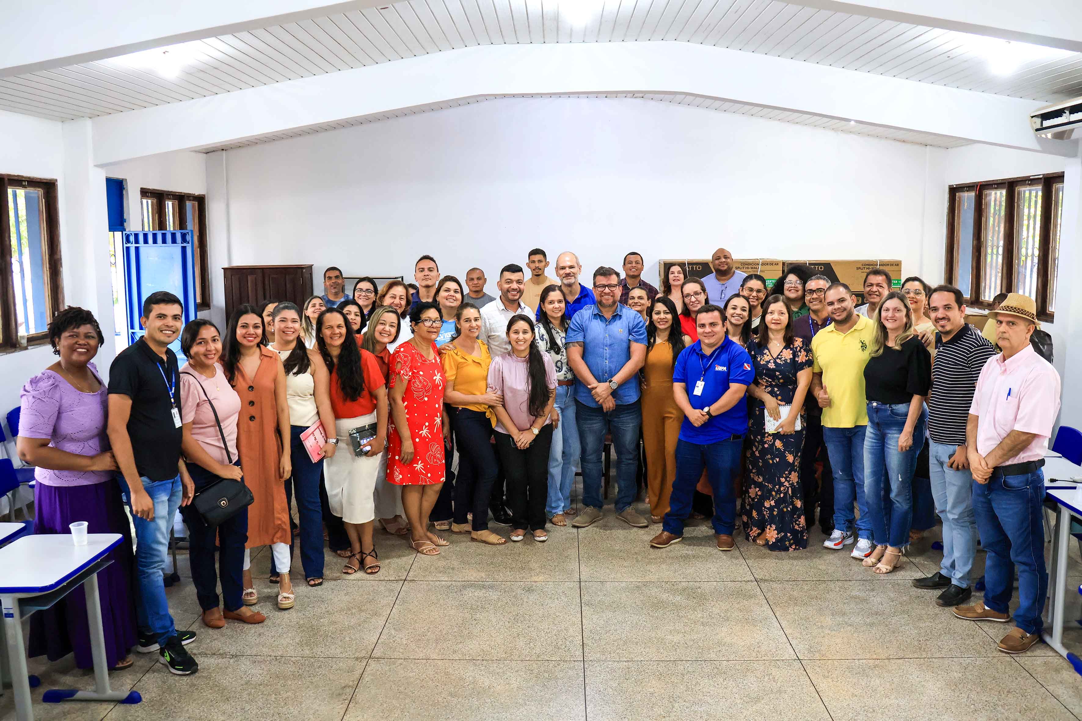 Reuniões com os servidores e alunos,  além da apresentação de novos equipamentos, marcaram a visita do reitor Clay Anderson Nunes Chagas, ao campus VII de Conceição do Araguaia, sudeste do Pará, na tarde do dia 8 de outubro. Foto: Sidney Oliveira/Ascom Uepa 