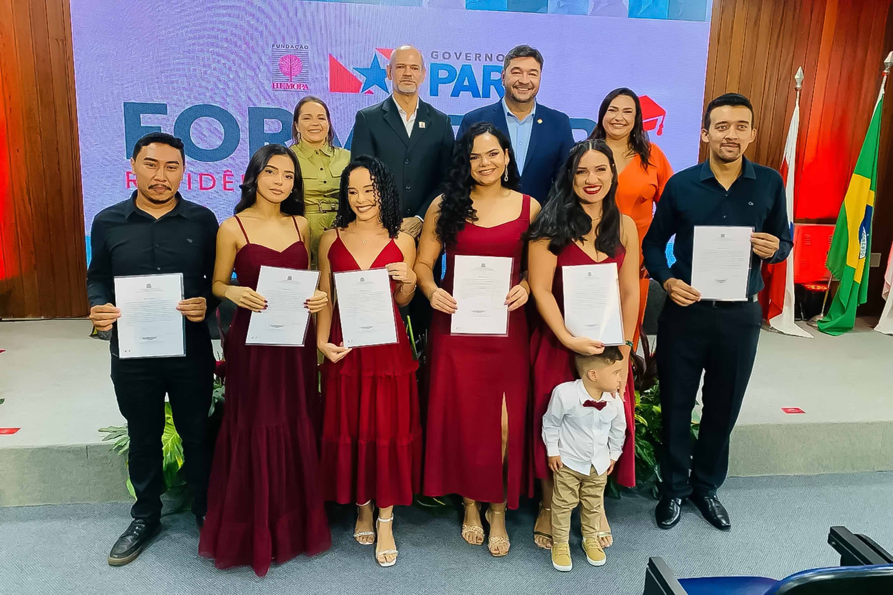 O reitor, Carlos Capela, participou da Cerimônia de formatura da 8ª Turma do Programa de Residência Multiprofissional em Hematologia e Hemoterapia, em parceria com a Universidade do Estado do Pará (Uepa). Foto: Rafael Dias/Ascom Hemopa.