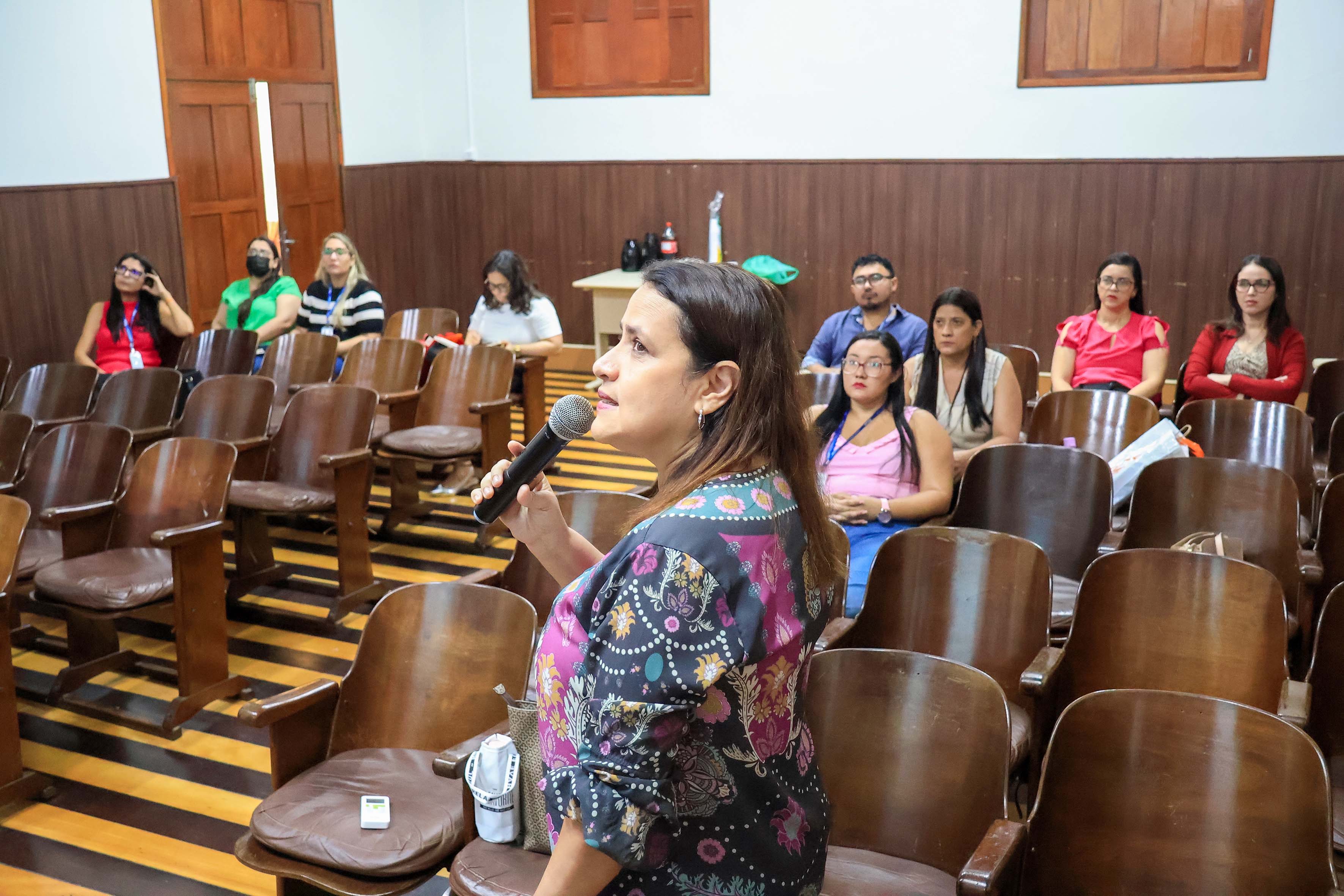  Dezenas de servidores participaram do evento de forma presencial e online. Foto: Sidney Oliveira/Ascom Uepa.