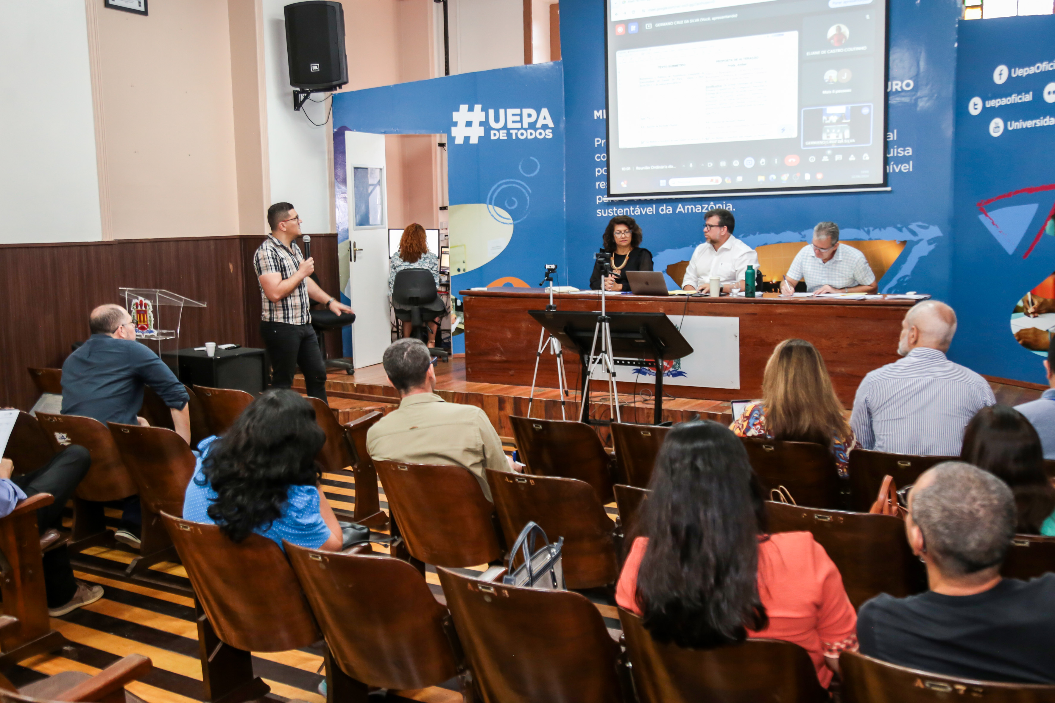 Aprovação das alterações das resoluções realizada em reunião do Conselho Universitário.