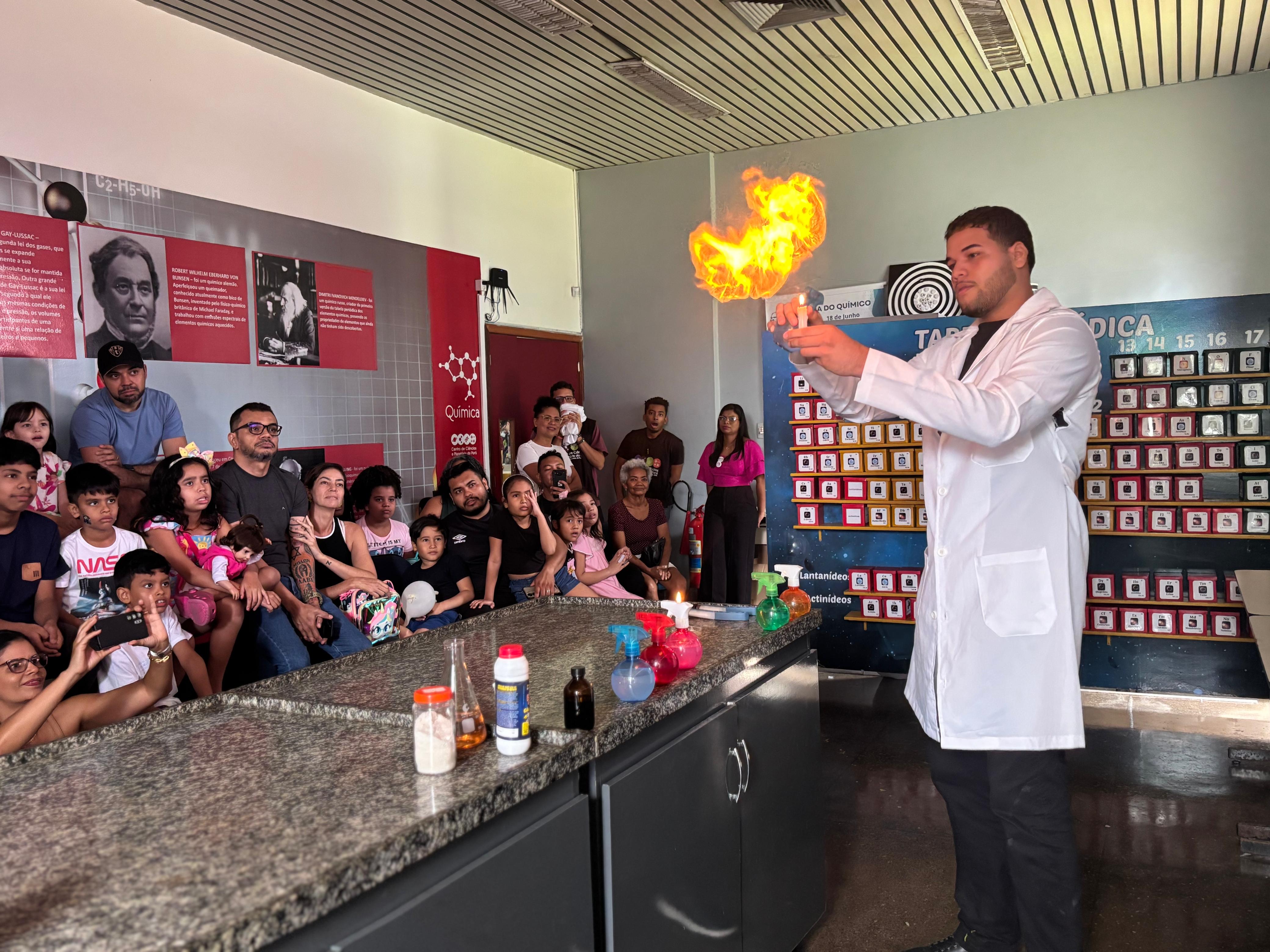 Química é uma das áreas que integram o Centro de Ciências e Planetário do Pará. 