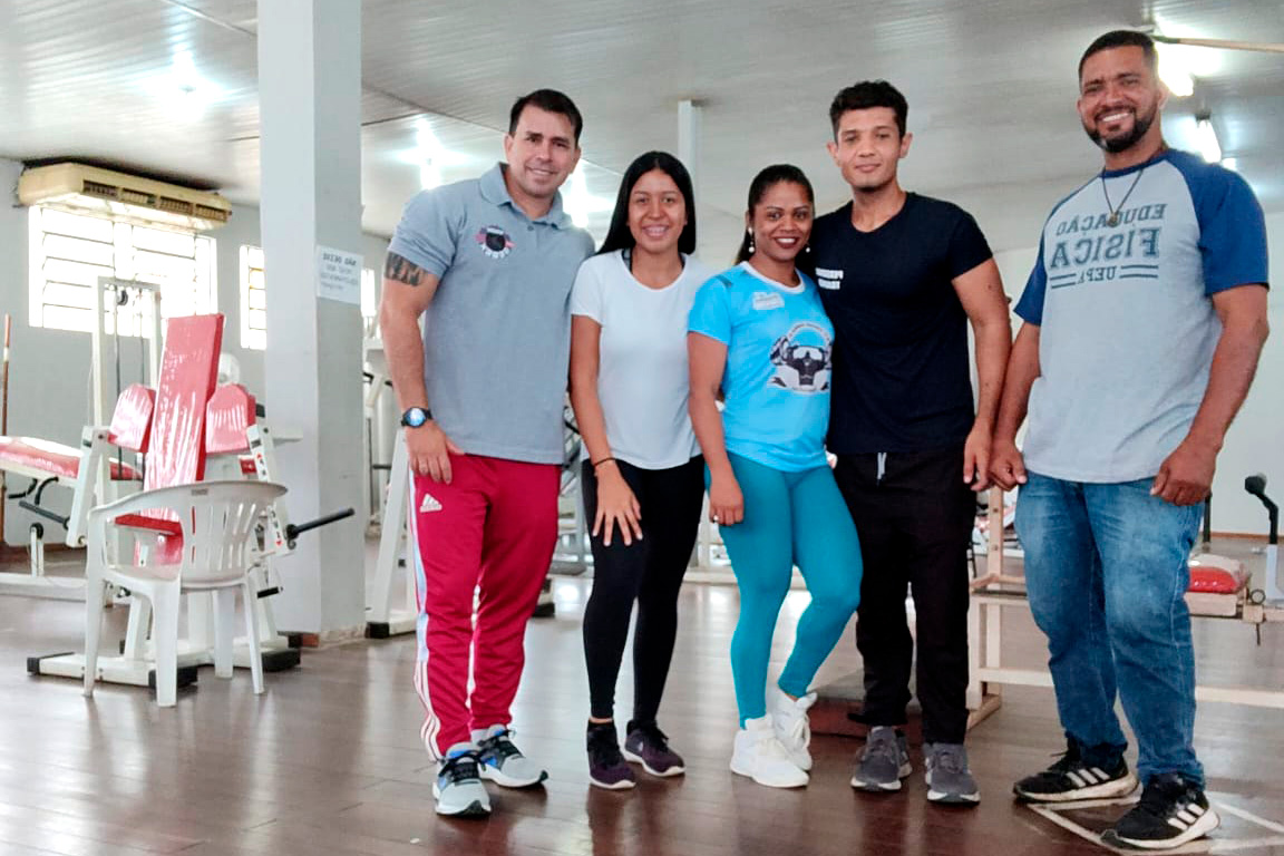 No Leres, professor Alexandre Maia (à esquerda) e a equipe do projeto se preparam para iniciar as atividades.