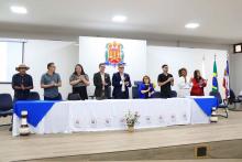 Homenagens marcaram a comemoração dos 40 anos do curso de Pedagogia  da Universidade Estadual do Pará, na noite de ontem, terça - feira, 10, no auditório Paulo Freire do CCSE. Foto : Sidney Oliveira/Ascom Uepa. 
