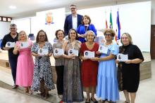Homenagens marcaram a comemoração dos 40 anos do curso de Pedagogia  da Universidade Estadual do Pará, na noite de ontem, terça - feira, 10, no auditório Paulo Freire do CCSE. Foto : Sidney Oliveira/Ascom Uepa. 