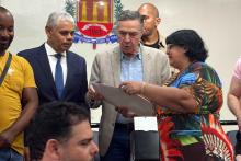 A cidade de Salvaterra, na Ilha do Marajó, sediou a abertura da 5ª etapa da itinerância da iniciativa Ação para Meninas e Mulheres do Marajó, coordenada pelo Conselho Nacional de Justiça (CNJ) em parceria com o Tribunal de Justiça do Estado do Pará (TJPA) e instituições locais. A programação ocorreu nas instalações da Universidade do Estado do Pará (Uepa), Campus de Salvaterra. Na foto, o ministro Luís Roberto Barroso e Carmelita de Amaral, coordenadora do Campus de Salvaterra.