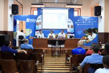 Os candidatos a reitor e vice - reitora, respectivamente, professor Clay Chagas e a professora Ilma Pastana, apresentam as propostas  da chapa 1 ao Consun. Foto: Sidney Oliveira/Ascom Uepa.