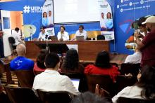 Os candidatos a reitor e vice - reitora, respectivamente, professor Clay Chagas e a professora Ilma Pastana, apresentam as propostas  da chapa 1 ao Consun. Foto: Sidney Oliveira/Ascom Uepa.