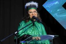 Durante a cerimônia de formatura dos alunos do curso de Medicina, a aluna Lívia Guerreiro de Barros Bentes recebeu a Medalha Prof. Dr. João Maradei, como prêmio por seu desempenho acadêmico.