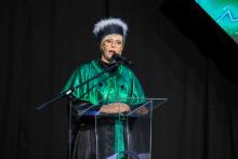 Durante a cerimônia de formatura dos alunos do curso de Medicina, a aluna Lívia Guerreiro de Barros Bentes recebeu a Medalha Prof. Dr. João Maradei, como prêmio por seu desempenho acadêmico.