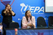 A Diretoria de Inclusão e Permanência Estudantil (DINPES) realizou na manhã desta quarta-feira, 6, no auditório do Consun,  o Painel Temático "dez anos da Lei Brasileira de Inclusão (LBI):conquistas e desafios no âmbito da inclusão na Uepa". Na foto, a diretora de Inclusão e Permanência Infantil, Débora Folha. Foto: Sidney Oliveira/Ascom Uepa