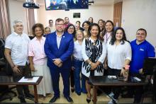 A Diretoria de Inclusão e Permanência Estudantil (DINPES) realizou na manhã desta quarta-feira, 6, no auditório do Consun, o Painel Temático "dez anos da Lei Brasileira de Inclusão (LBI):conquistas e desafios no âmbito da inclusão na Uepa". Na foto, o reitor Clay Chagas, a vice-reitora Ilma Pastana, diretoria da Dinpes e servidores. Foto: Sidney Oliveira/Ascom Uepa