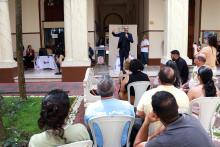 Celebração Ecumênica de Páscoa no Hall da reitoria. Na foto, o padre Paulo João. Foto: Sidney Oliveira/Ascom Uepa.