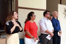 Celebração Ecumênica de Páscoa no Hall da reitoria. Na foto, a gestão superior e a pastora Luana Fernandes. Foto: Sidney Oliveira/Ascom Uepa.