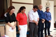 Celebração Ecumênica de Páscoa no Hall da reitoria. Na foto, a gestão superior e a pastora Luana Fernandes. Foto: Sidney Oliveira/Ascom Uepa.