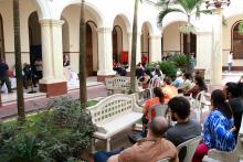 Celebração Ecumênica de Páscoa no Hall da reitoria. Na foto a pastora Luana Fernandes.Foto: Sidney Oliveira/Ascom Uepa.
