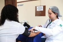 A Uepa promoveu o Dia "D" da Saúde no hall da reitoria, na quinta-feira, 26. A ação ofereceu diversos atendimentos e vacinas. Foto: Sidney Oliveira/Ascom Uepa.