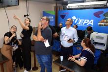 Apoiadores da chapa 2 acompanham a apuração dos votos. Foto: Sidney Oliveira/Ascom Uepa