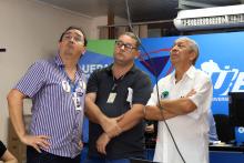 Apoiadores da chapa 1 acompanham a apuração dos votos. Foto: Sidney Oliveira/Ascom Uepa