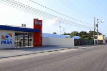 Na manhã desta sexta - feira, 13, foi inaugurada a pintura do muro do campus XXll, em Ananindeua. O reitor Clay Chagas esteve presente para fazer a visita à arte no muro junto aos servidores e alunos do campus, além de visitar também o laboratório multidisciplinar. Foto: Sidney Oliveira/Ascom Uepa.