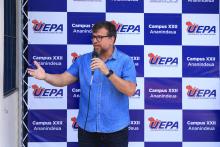 Na manhã desta sexta - feira, 13, foi inaugurada a pintura do muro do campus XXll, em Ananindeua. O reitor Clay Chagas esteve presente para fazer a visita à arte no muro junto aos servidores e alunos do campus, além de visitar também o laboratório multidisciplinar. Foto: Sidney Oliveira/Ascom Uepa.