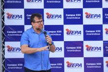 Na manhã desta sexta - feira, 13, foi inaugurada a pintura do muro do campus XXll, em Ananindeua. O reitor Clay Chagas esteve presente para fazer a visita à arte no muro junto aos servidores e alunos do campus, além de visitar também o laboratório multidisciplinar. Foto: Sidney Oliveira/Ascom Uepa.