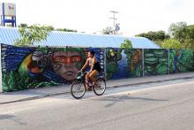 Na manhã desta sexta - feira, 13, foi inaugurada a pintura do muro do campus XXll, em Ananindeua. O reitor Clay Chagas esteve presente para fazer a visita à arte no muro junto aos servidores e alunos do campus, além de visitar também o laboratório multidisciplinar. Foto: Sidney Oliveira/Ascom Uepa.