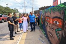 Na manhã desta sexta - feira, 13, foi inaugurada a pintura do muro do campus XXll, em Ananindeua. O reitor Clay Chagas esteve presente para fazer a visita à arte no muro junto aos servidores e alunos do campus, além de visitar também o laboratório multidisciplinar. Foto: Sidney Oliveira/Ascom Uepa.