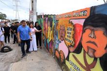 Na manhã desta sexta - feira, 13, foi inaugurada a pintura do muro do campus XXll, em Ananindeua. O reitor Clay Chagas esteve presente para fazer a visita à arte no muro junto aos servidores e alunos do campus, além de visitar também o laboratório multidisciplinar. Foto: Sidney Oliveira/Ascom Uepa.