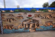 Na manhã desta sexta - feira, 13, foi inaugurada a pintura do muro do campus XXll, em Ananindeua. O reitor Clay Chagas esteve presente para fazer a visita à arte no muro junto aos servidores e alunos do campus, além de visitar também o laboratório multidisciplinar. Foto: Sidney Oliveira/Ascom Uepa.