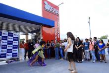 Na manhã desta sexta - feira, 13, foi inaugurada a pintura do muro do campus XXll, em Ananindeua. O reitor Clay Chagas esteve presente para fazer a visita à arte no muro junto aos servidores e alunos do campus, além de visitar também o laboratório multidisciplinar. Foto: Sidney Oliveira/Ascom Uepa.