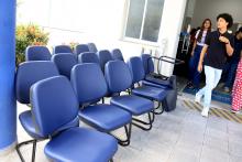 O reitor em exercício, Carlos Capela, entregou, na manhã desta terça - feira, 25, equipamentos à Escola de Enfermagem Magalhães Barata. Foto: Sidney Oliveira/Ascom Uepa.