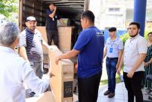 O reitor em exercício, Carlos Capela, entregou, na manhã desta terça - feira, 25, equipamentos à Escola de Enfermagem Magalhães Barata. Foto: Sidney Oliveira/Ascom Uepa.