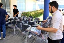 O reitor em exercício, Carlos Capela, entregou, na manhã desta terça - feira, 25, equipamentos à Escola de Enfermagem Magalhães Barata. Foto: Sidney Oliveira/Ascom Uepa.