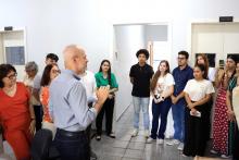 O reitor em exercício, Carlos Capela, entregou, na manhã desta terça - feira, 25, equipamentos à Escola de Enfermagem Magalhães Barata. Foto: Sidney Oliveira/Ascom Uepa.