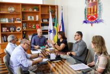 O reitor em exercício, Carlos Capela, recebeu, na manhã desta terça-feira, 8, no gabinete da reitoria, a visita do Diretor de Assuntos Corporativos do Grupo Alubar, Otávio Ribeiro,  e o Gerente de segurança patrimonial da Alubar, Hermann Ribeiro, para tratar sobre convênios firmados com a Universidade do Estado do Pará. Foto: Sidney Oliveira/Ascom Uepa.