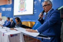 APOSIÇÃO DO QUADRO DO REITOR CLAY