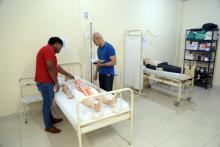 O Pró-reitor Carlos Capela, entrega equipamentos no Campus VII de Conceição do Araguaia. Fotos: Sidney Oliveira/Ascom Uepa.