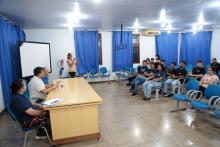 Na ocasião, o Reitor da Uepa, Clay Chagas, se reúne com alunos e servidores do Campus XV de Redenção. Fotos: Sidney Oliveira/Ascom Uepa.