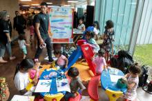 A Uepa promoveu brincadeiras no dia 19 de abril, no Hangar, em alusão ao Dia dos Povos Indígenas. Foto: Sidney Oliveira/Ascom Uepa.