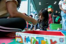 A Uepa promoveu brincadeiras no dia 19 de abril, no Hangar, em alusão ao Dia dos Povos Indígenas. Foto: Sidney Oliveira/Ascom Uepa.