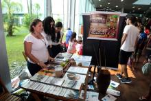 A Uepa promoveu brincadeiras no dia 19 de abril, no Hangar, em alusão ao Dia dos Povos Indígenas. Foto: Sidney Oliveira/Ascom Uepa.