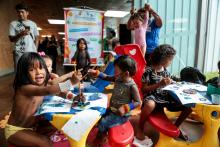 A Uepa promoveu brincadeiras no dia 19 de abril, no Hangar, em alusão ao Dia dos Povos Indígenas. Foto: Sidney Oliveira/Ascom Uepa.