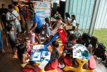 A Uepa promoveu brincadeiras no dia 19 de abril, no Hangar, em alusão ao Dia dos Povos Indígenas. Foto: Sidney Oliveira/Ascom Uepa.