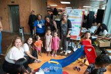 A Uepa promoveu brincadeiras no dia 19 de abril, no Hangar, em alusão ao Dia dos Povos Indígenas. Foto: Sidney Oliveira/Ascom Uepa.