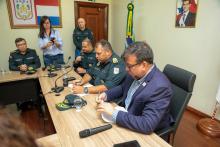Assinatura do convênio entre a PM e a UEPA - curso de língua inglesa para agentes da PM.