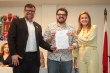 A Universidade do Estado do Pará (Uepa) realiza o acolhimento de boas-vindas aos novos professores aprovados em concurso público. Na foto, Clay Chagas - reitor da Uepa, docente e a vice-governadora Hana Ghassan. Foto : Marcelo Rodrigues/Ascom Uepa.