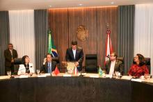 A delegação chinesa e a gestão da Uepa se reuniram com o governador Helder Barbalho, na Casa Civil. Foto - Sidney Oliveira - Ascom Uepa