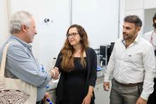 O Laboratório de Qualidade de Água da Amazônia (LabÁgua - Uepa) localizado no Parque Ciência Tecnologia, recebeu a visita da comitiva Swissnex Brazil, integrada por pesquisadores suiços e brasileiros, na tarde da quarta - feira, 23. Na foto, a pró-reitora de Pesquisa e Pós-graduação, professora Luanna Fernandes recepciona integrante da comitiva. Foto: Sidney Oliveira/Ascom Uepa